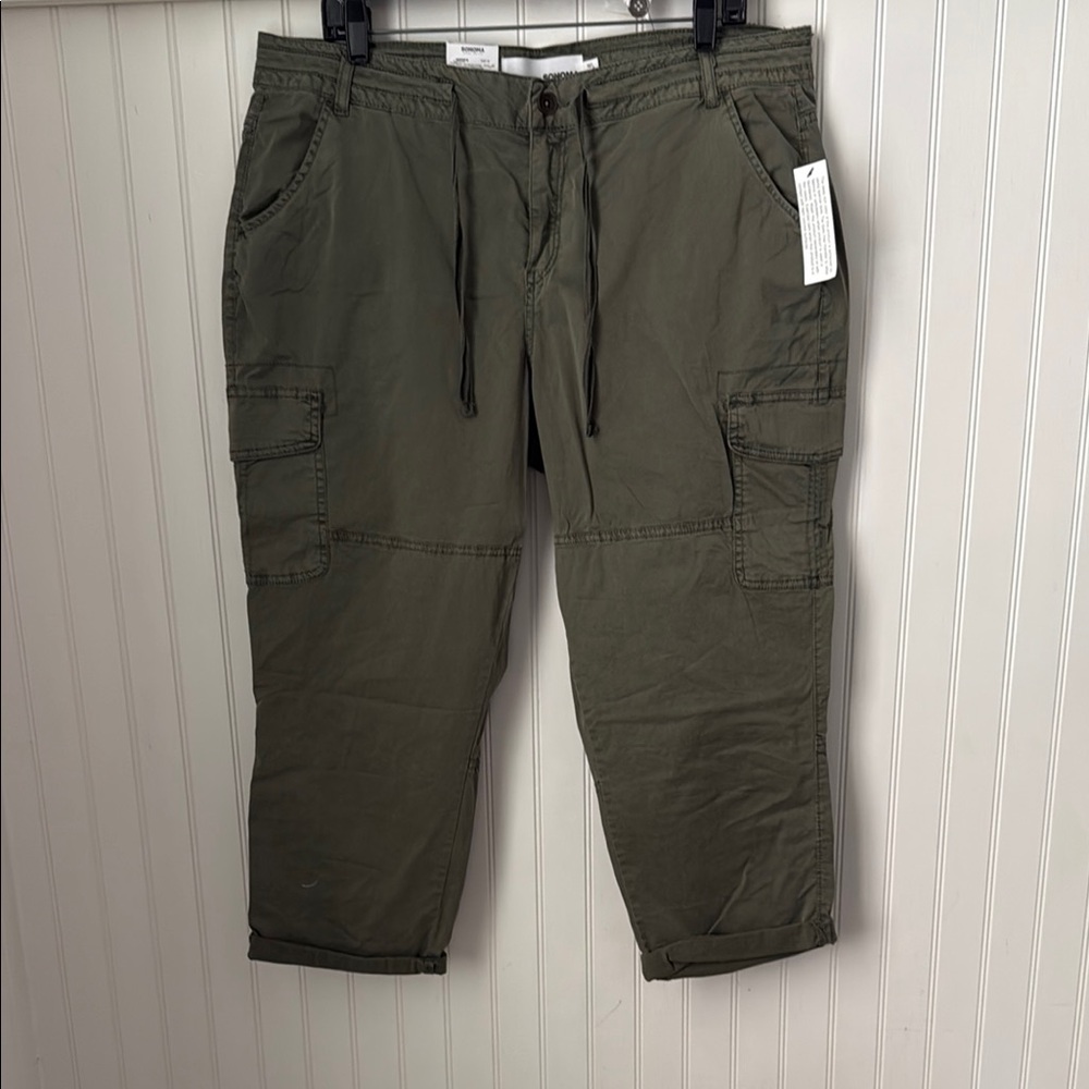 Sonoma Green Cargo Pants with Relaxed Fit